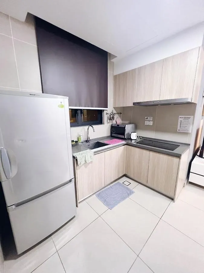 Promo Connected Train 4 Bedroom Above Mall 20 吉隆坡 公寓