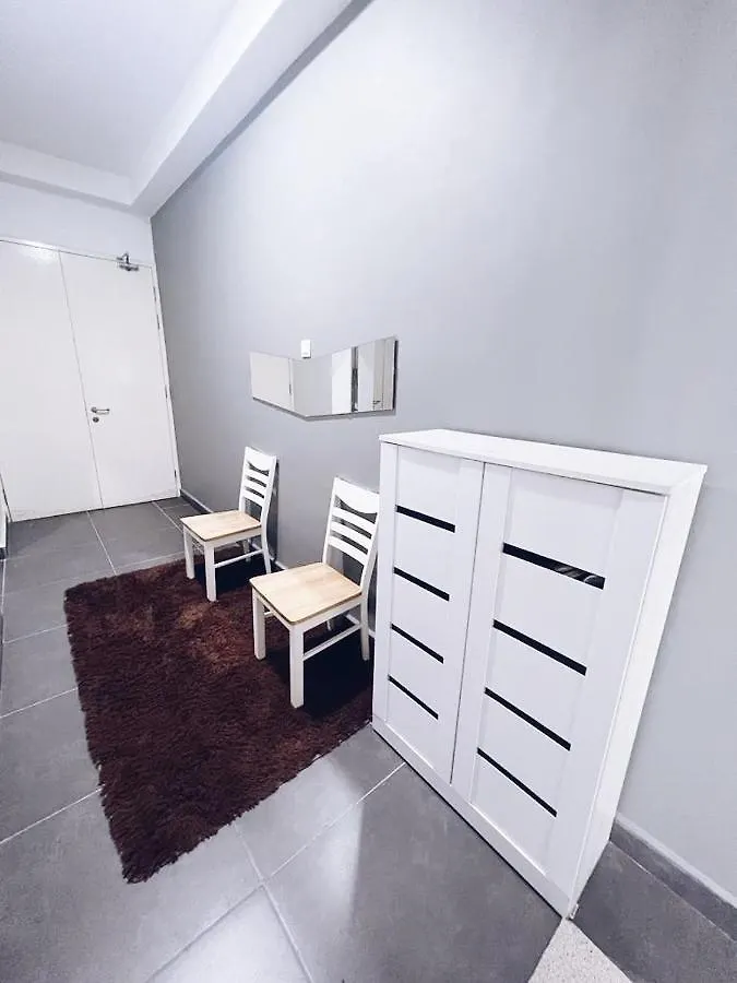 Promo Connected Train 4 Bedroom Above Mall 20 吉隆坡 0*,  马来西亚