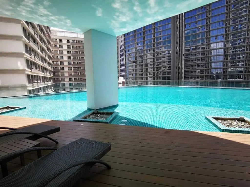 Promo Connected Train 4 Bedroom Above Mall 20 吉隆坡 0*,  马来西亚
